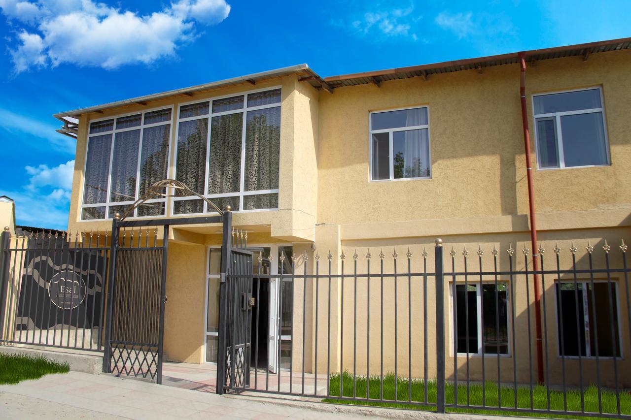 أوش Hostel Esal المظهر الخارجي الصورة