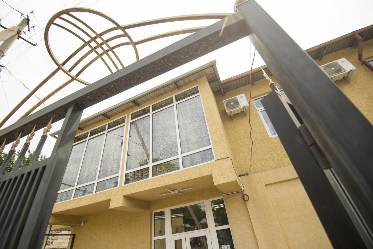 أوش Hostel Esal المظهر الخارجي الصورة